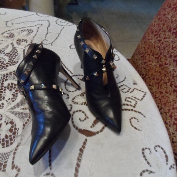 Valentino Garavani Black Leather Ankle Boots w/Rockstud Wrap Strap DetailSize 38 - Picture 1 of 16